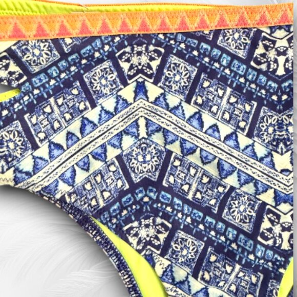 Victoria’s Secret Blue Tribal Bikini Bottoms Size XS - Picture 3 of 7